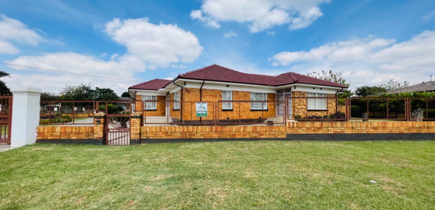 Your Oasis Awaits: Delville Gem with Income Potential, Spacious Interiors, and Ample Parking – A Family Haven in Germiston!