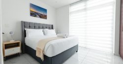 Luxurious 2-Bedroom Apartment in Prime Sea Point Location, discover the epitome of coastal living.