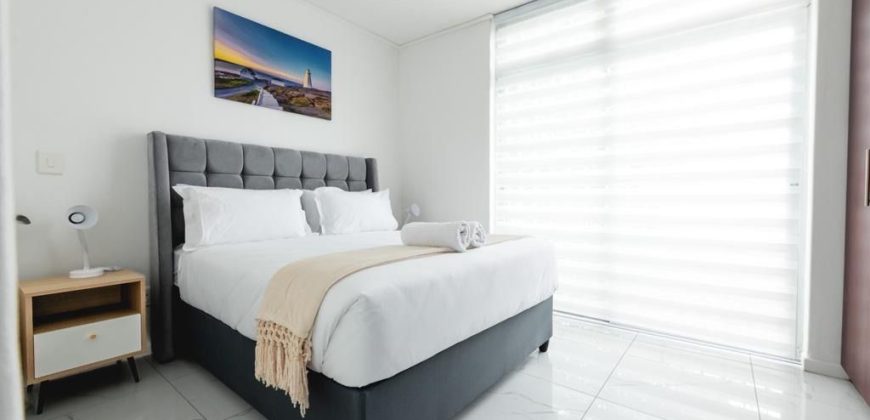 Luxurious 2-Bedroom Apartment in Prime Sea Point Location, discover the epitome of coastal living.