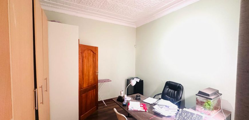 3 Bedroom House for Sale in Kensington