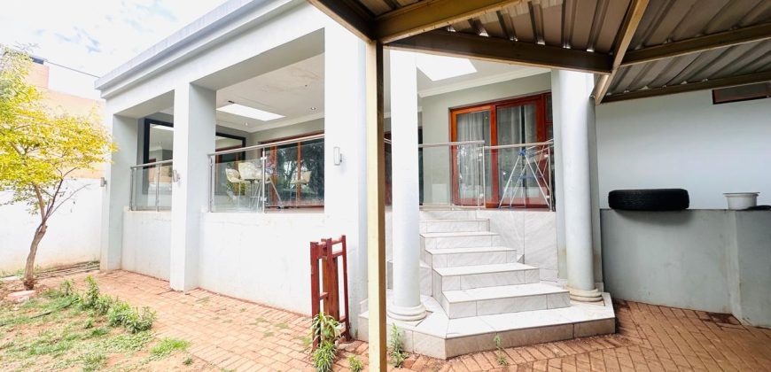 3 Bedroom House for Sale in Kensington
