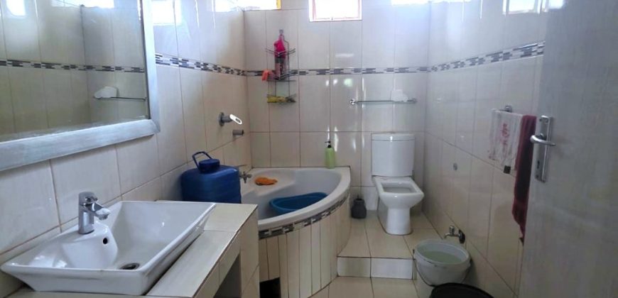 4 Bedroom House for Sale in Kensington