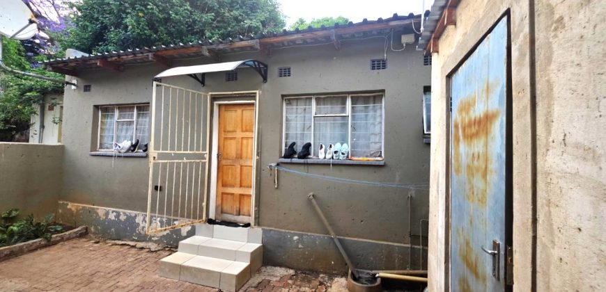 11 Bedroom House for Sale in Bezuidenhout Valley