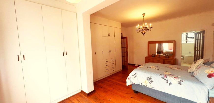 3 Bedroom House for Sale in Kensington