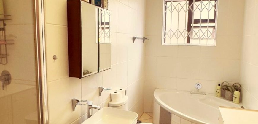 3 Bedroom House for Sale in Kensington