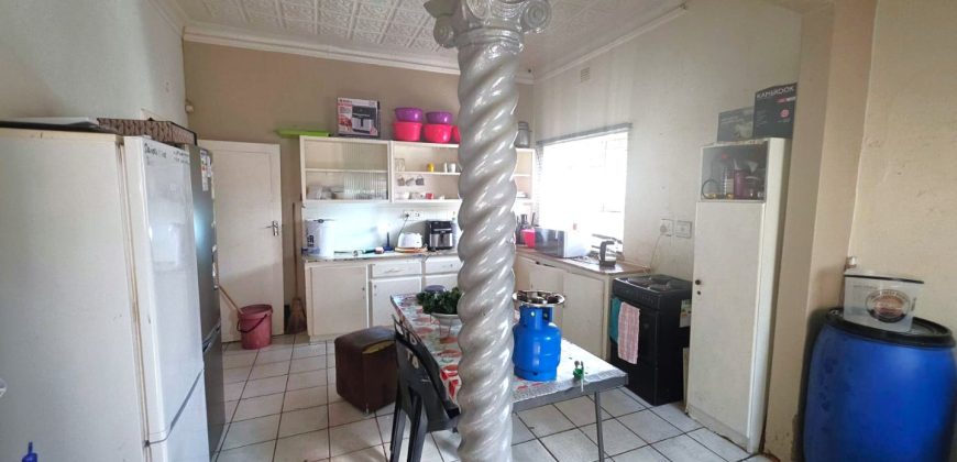 4 Bedroom House for Sale in Kensington