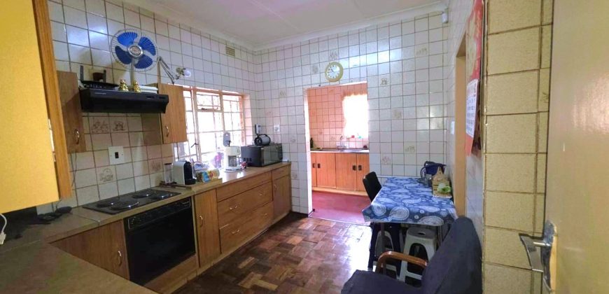 3 Bedroom House for Sale in Bezuidenhout Valley