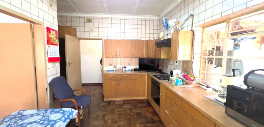 3 Bedroom House for Sale in Bezuidenhout Valley