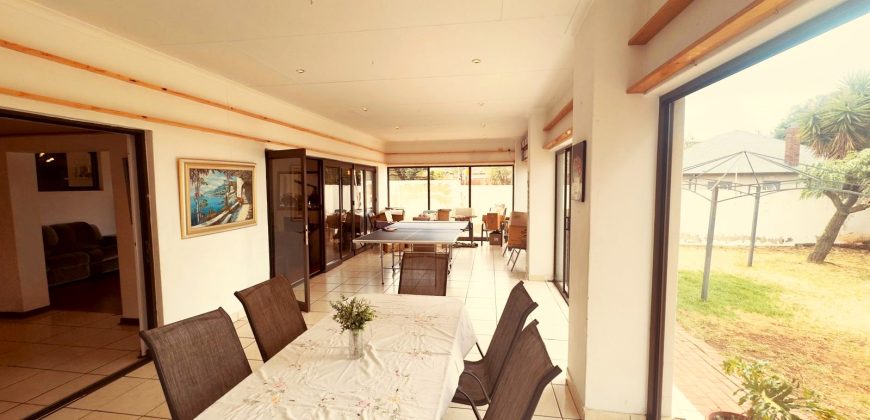 3 Bedroom House for Sale in Kensington