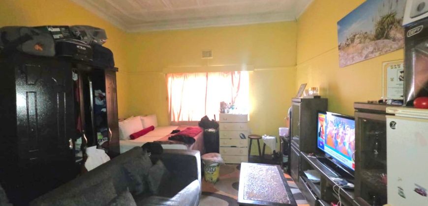 11 Bedroom House for Sale in Bezuidenhout Valley