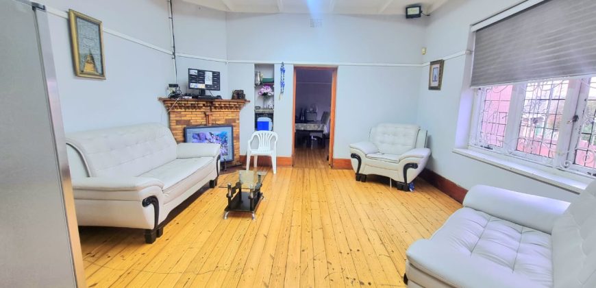 3 Bedroom House for Sale in Kensington