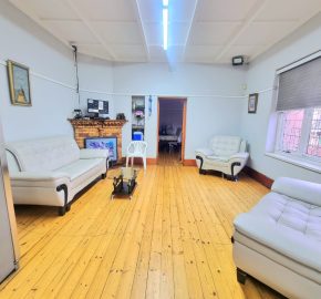 3 Bedroom House for Sale in Kensington