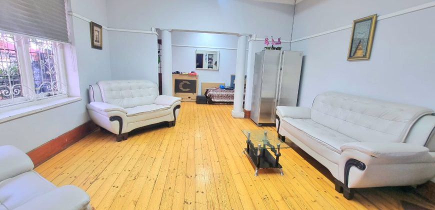 3 Bedroom House for Sale in Kensington