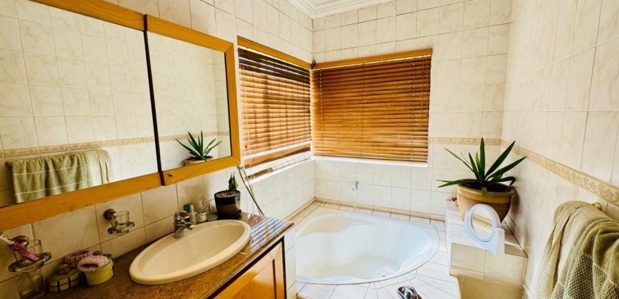 4 Bedroom House for Sale in Observatory