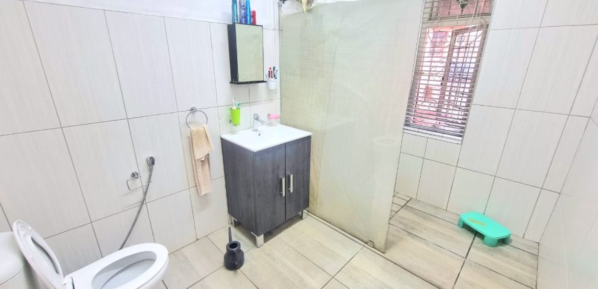 3 Bedroom House for Sale in Kensington