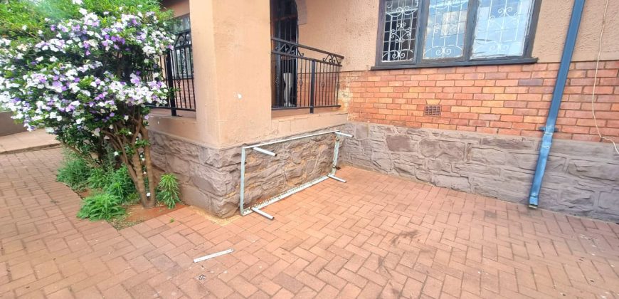 3 Bedroom House for Sale in Kensington