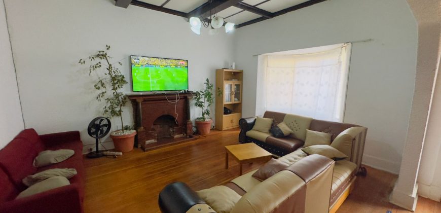 3 Bedroom House for Sale in Kensington