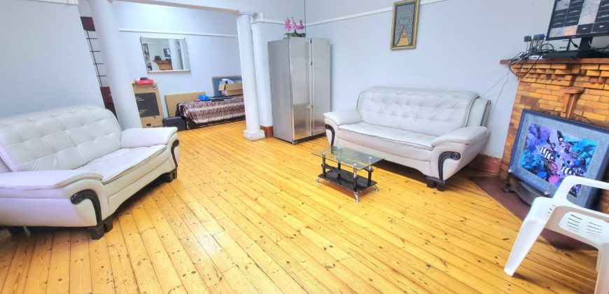 3 Bedroom House for Sale in Kensington