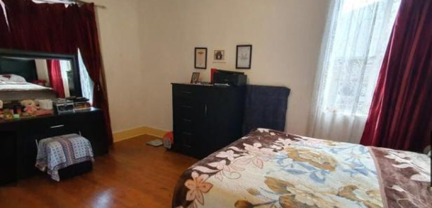 3 Bedroom House for Sale in Kensington