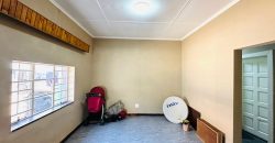 6 Bedroom House for Sale in Bezuidenhout Valley