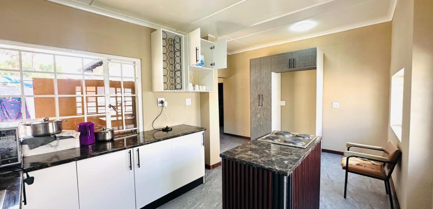 6 Bedroom House for Sale in Bezuidenhout Valley
