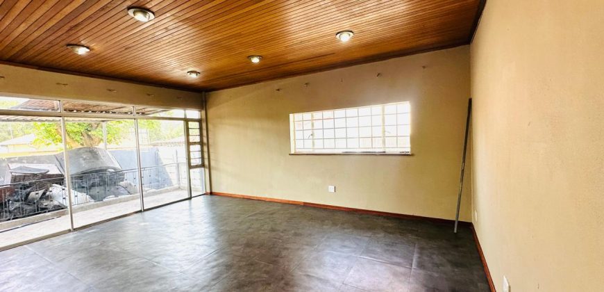 6 Bedroom House for Sale in Bezuidenhout Valley