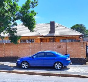 4 Bedroom House for Sale in Sunnyridge