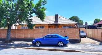 4 Bedroom House for Sale in Sunnyridge