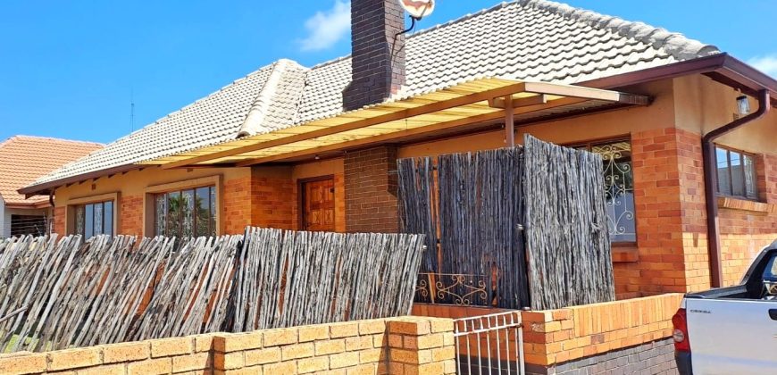 4 Bedroom House for Sale in Sunnyridge