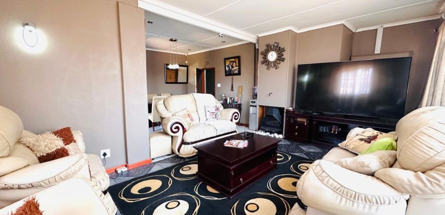 3 Bedroom House for Sale in Primrose