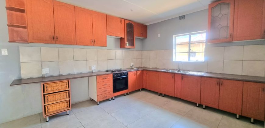 3 Bedroom House for Sale in Bezuidenhout Valley