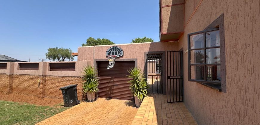 3 Bedroom House for Sale in Primrose