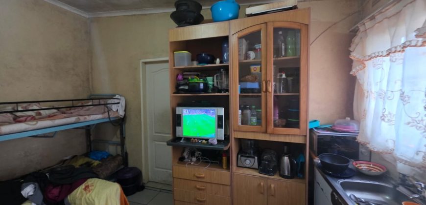 11 Bedroom House for Sale in Bezuidenhout Valley