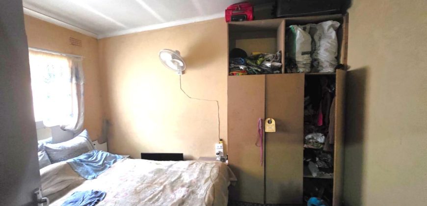 11 Bedroom House for Sale in Bezuidenhout Valley