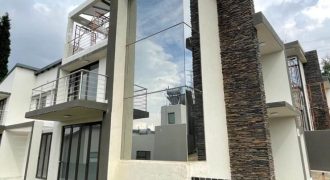 Delightful and sophisticated cluster in Bedfordview.