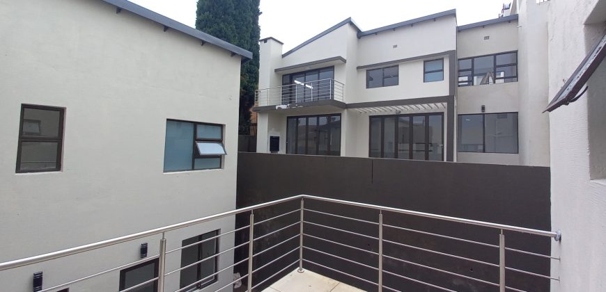 Delightful and sophisticated cluster in Bedfordview.