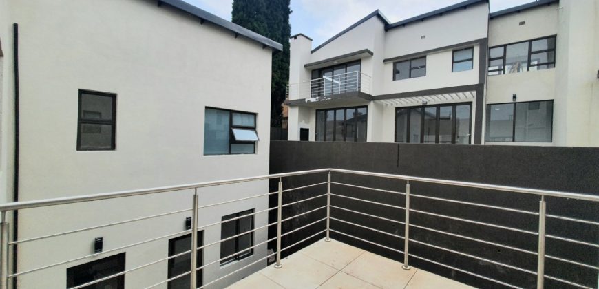 Delightful and sophisticated cluster in Bedfordview.