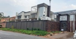 Delightful and sophisticated cluster in Bedfordview.