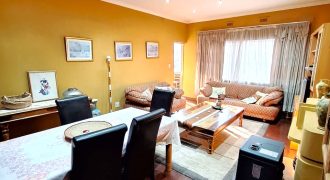 Secure and spacious 2 Bedroom Apartment in Cyrildene