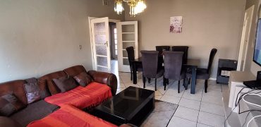 Immaculate 2 Bedroom apartment for Sale in Cyrildene.