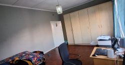 Immaculate 2 Bedroom apartment for Sale in Cyrildene.