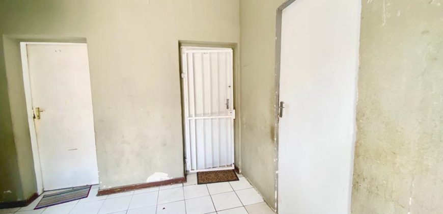 Prime Investment Opportunity: 16-Room Property with Lucrative Returns