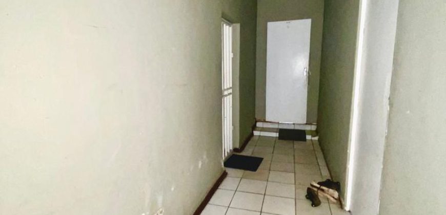 Prime Investment Opportunity: 16-Room Property with Lucrative Returns