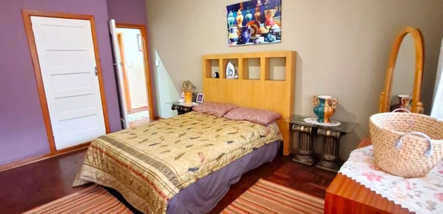 Secure and spacious 2 Bedroom Apartment in Cyrildene