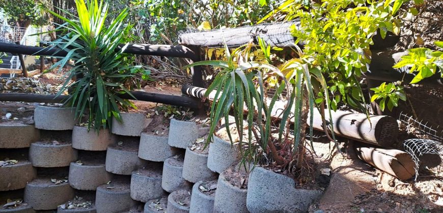 Welcome to this delightful 2-bedroom apartment, a perfect blend of modern convenience and tranquil living.