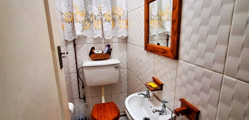 Secure and spacious 2 Bedroom Apartment in Cyrildene