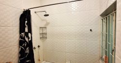 Secure and spacious 2 Bedroom Apartment in Cyrildene