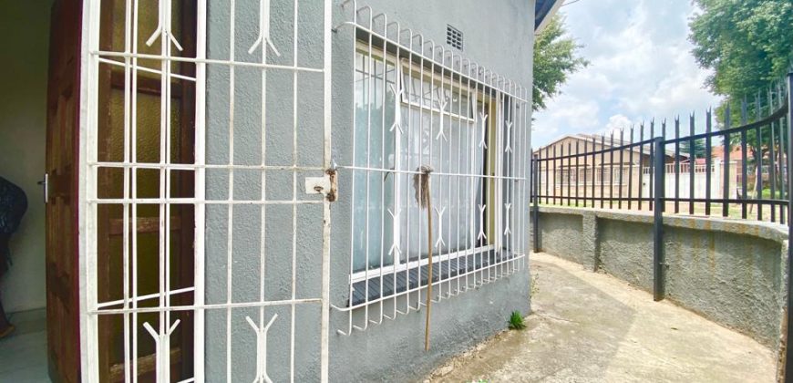 Prime Investment Opportunity: 16-Room Property with Lucrative Returns
