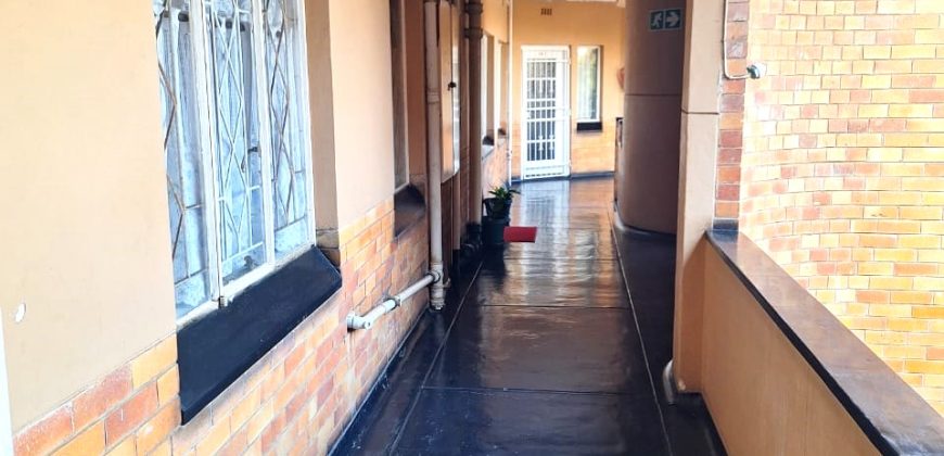 Secure and spacious 2 Bedroom Apartment in Cyrildene