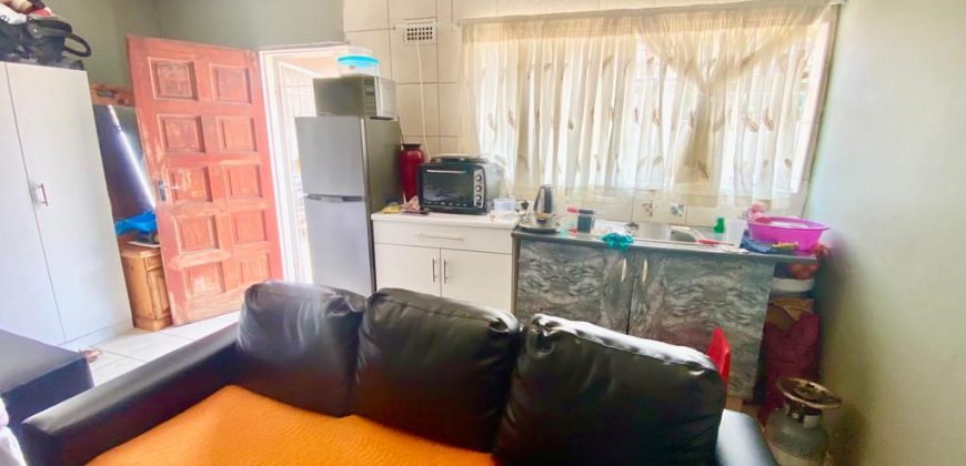 Prime Investment Opportunity: 16-Room Property with Lucrative Returns